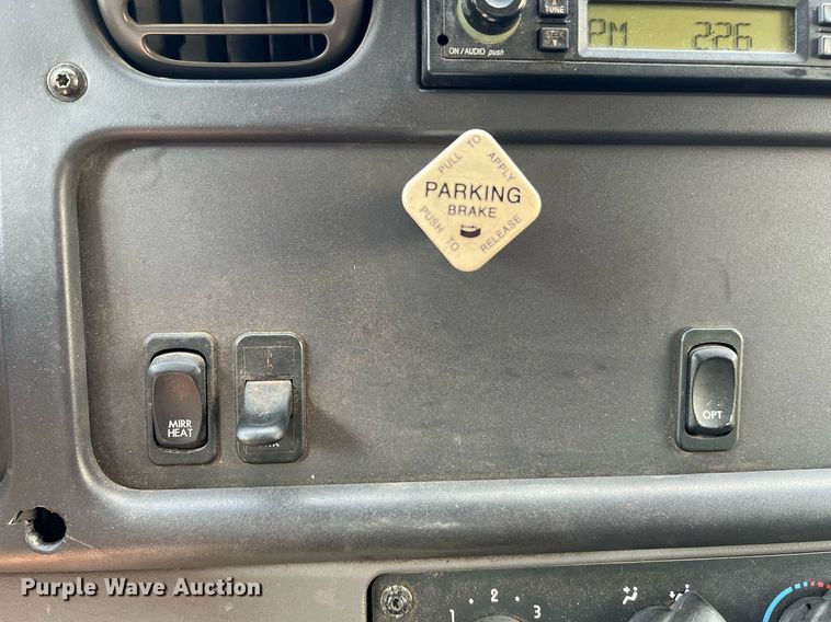 image for item DQ2176 2006 Freightliner Business Class M2  flatbed truck