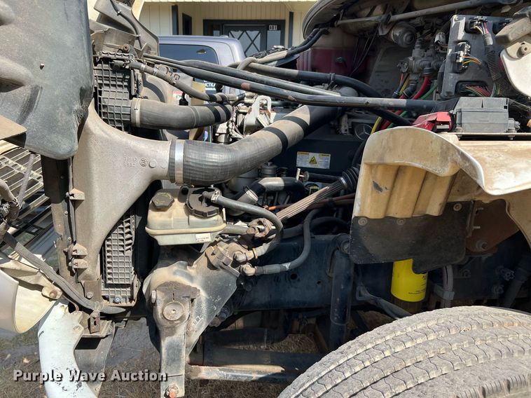 image for item DQ2176 2006 Freightliner Business Class M2  flatbed truck