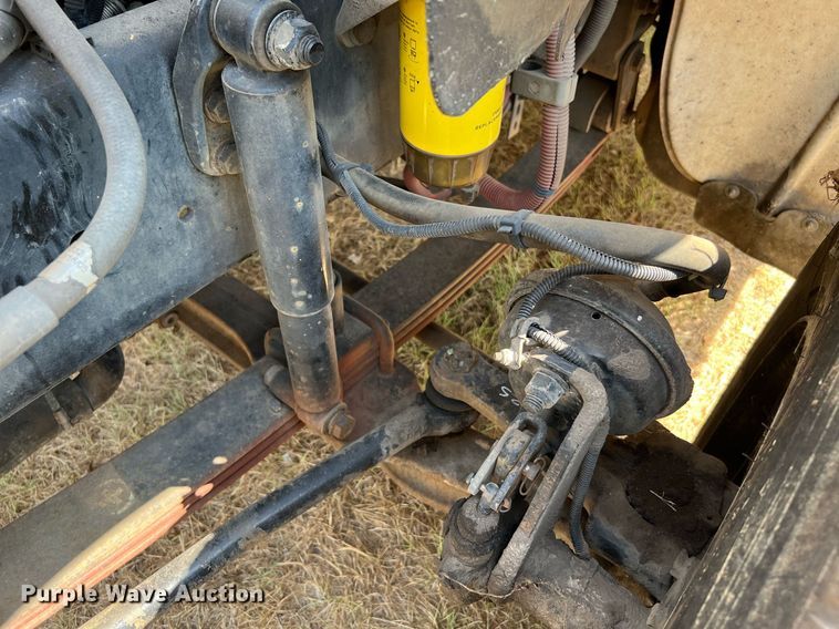 image for item DQ2176 2006 Freightliner Business Class M2  flatbed truck