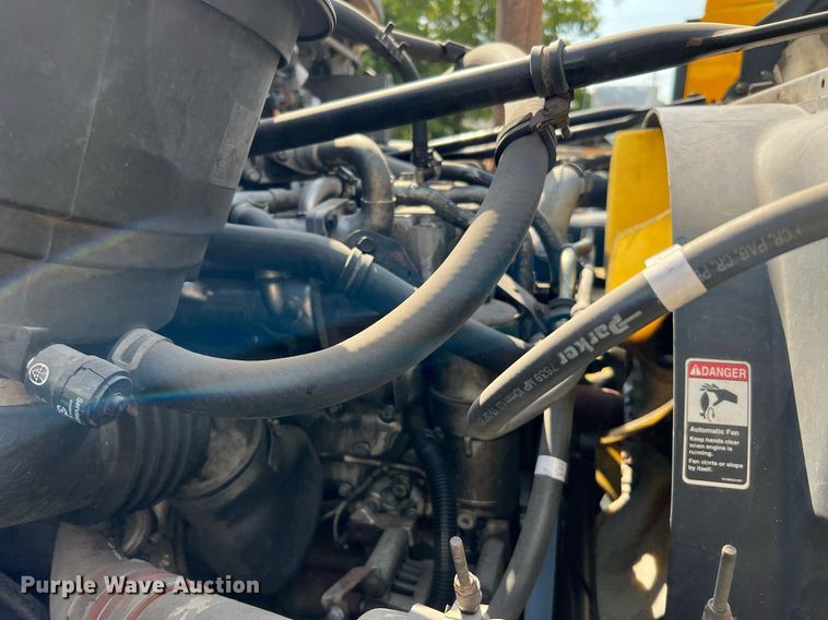 image for item DQ2176 2006 Freightliner Business Class M2  flatbed truck