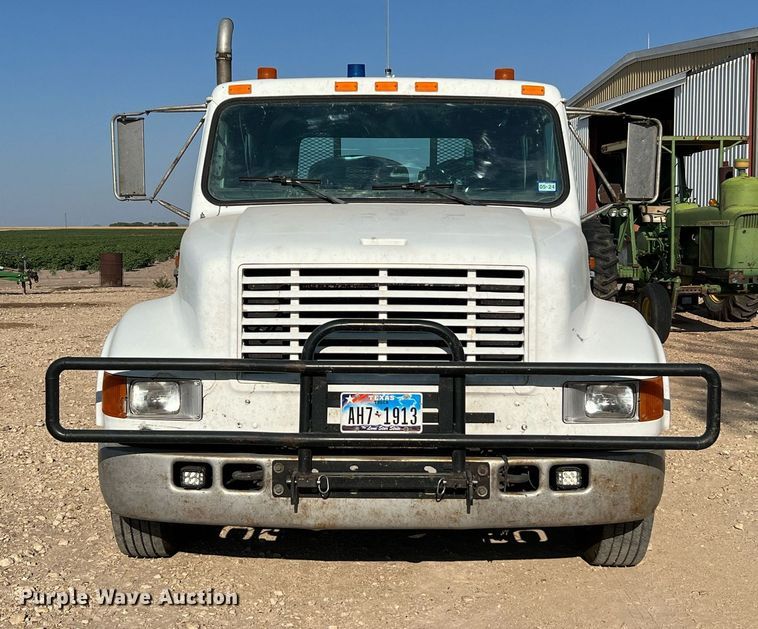 image for item DQ2197 1995 International 4700  utility / service truck