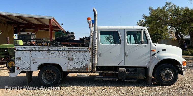 image for item DQ2197 1995 International 4700  utility / service truck