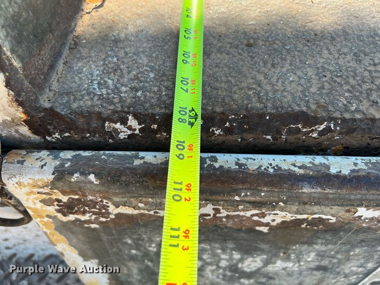 image for item DQ2197 1995 International 4700  utility / service truck