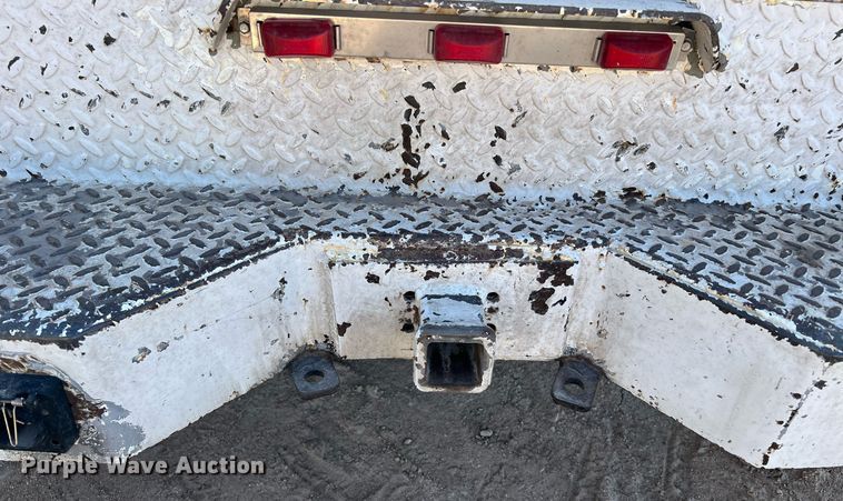 image for item DQ2197 1995 International 4700  utility / service truck