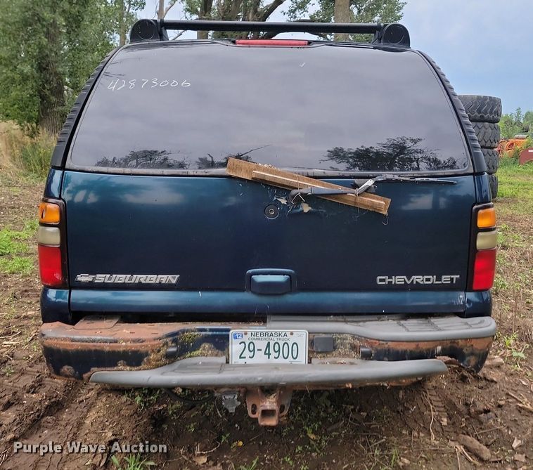 image for item DQ7509 2005 Chevrolet Suburban  SUV