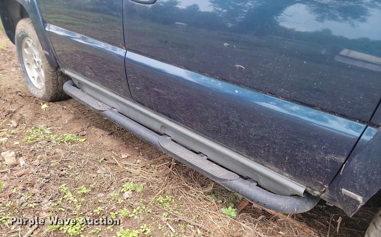 image for item DQ7509 2005 Chevrolet Suburban  SUV