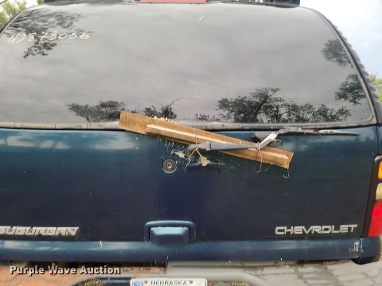 image for item DQ7509 2005 Chevrolet Suburban  SUV