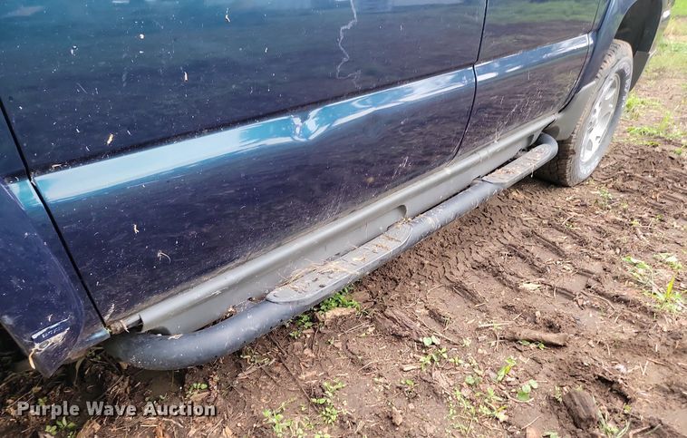 image for item DQ7509 2005 Chevrolet Suburban  SUV