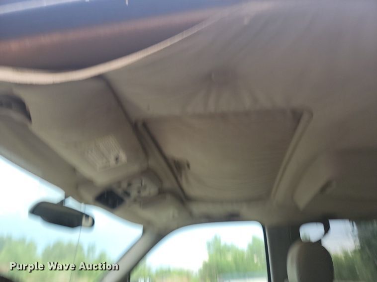 image for item DQ7509 2005 Chevrolet Suburban  SUV