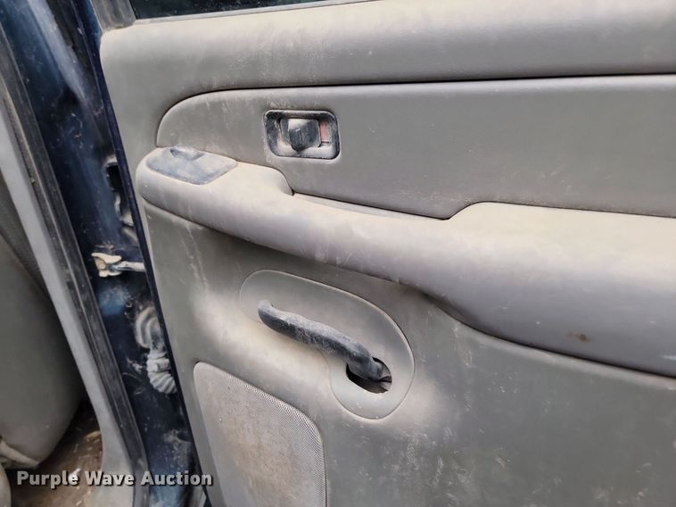 image for item DQ7509 2005 Chevrolet Suburban  SUV