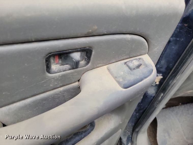 image for item DQ7509 2005 Chevrolet Suburban  SUV