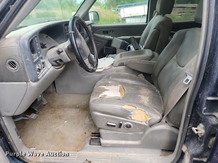 image for item DQ7509 2005 Chevrolet Suburban  SUV