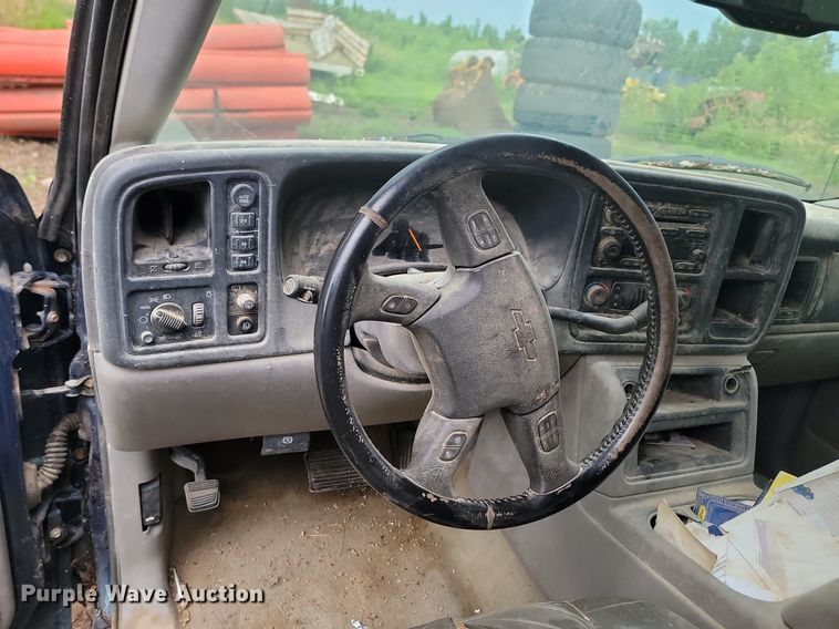 image for item DQ7509 2005 Chevrolet Suburban  SUV