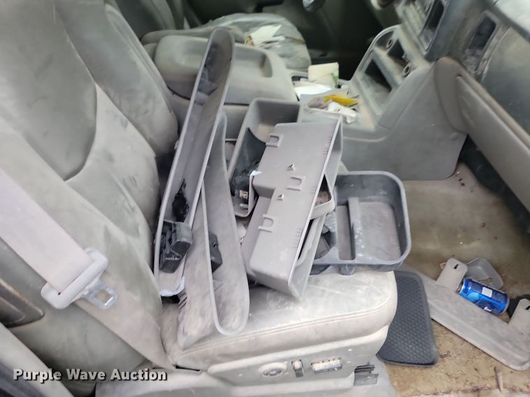 image for item DQ7509 2005 Chevrolet Suburban  SUV