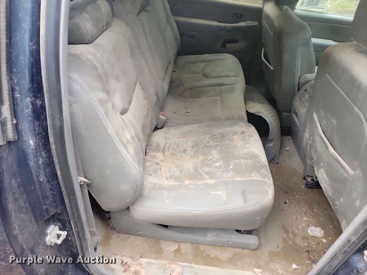 image for item DQ7509 2005 Chevrolet Suburban  SUV