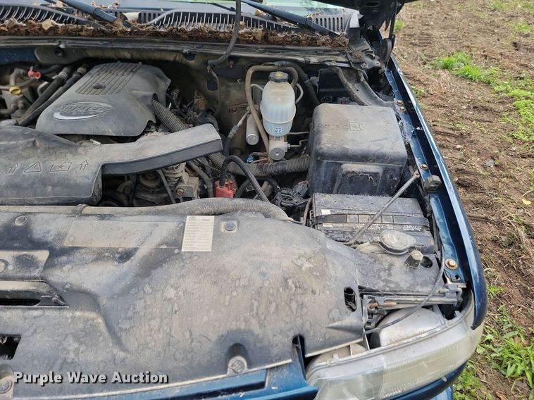 image for item DQ7509 2005 Chevrolet Suburban  SUV