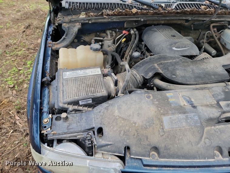 image for item DQ7509 2005 Chevrolet Suburban  SUV