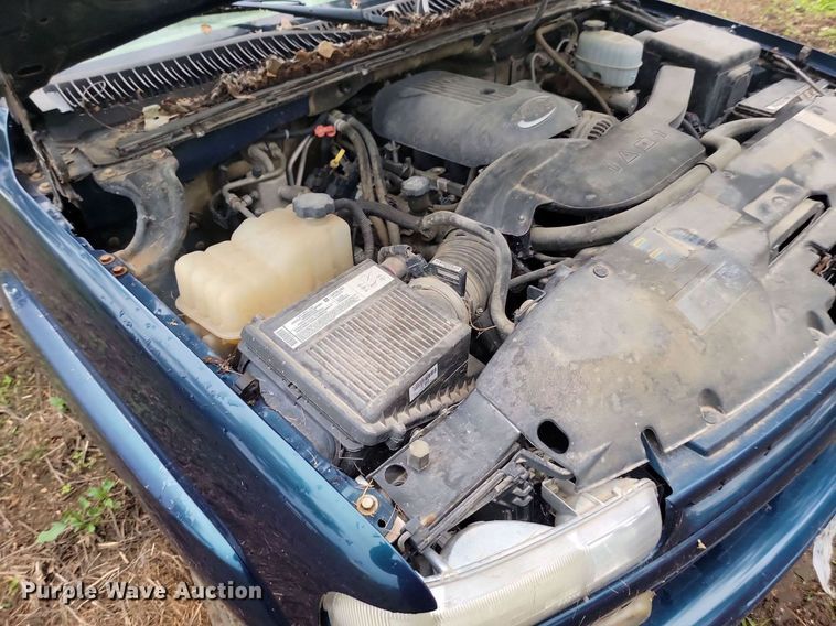 image for item DQ7509 2005 Chevrolet Suburban  SUV