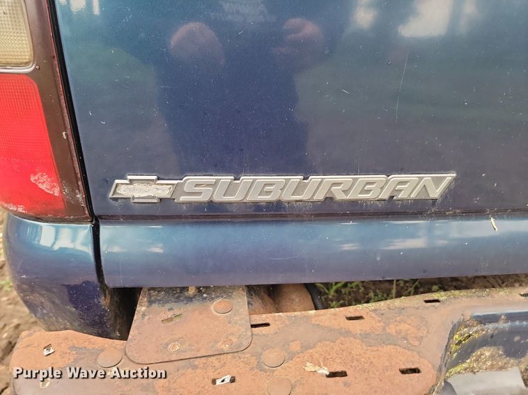 image for item DQ7509 2005 Chevrolet Suburban  SUV