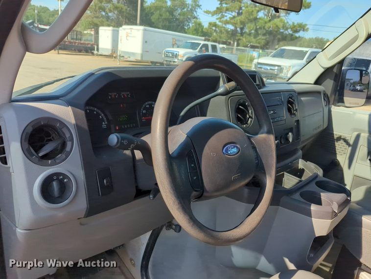 image for item DR6981 2012 Ford E350 Super Duty XL  van