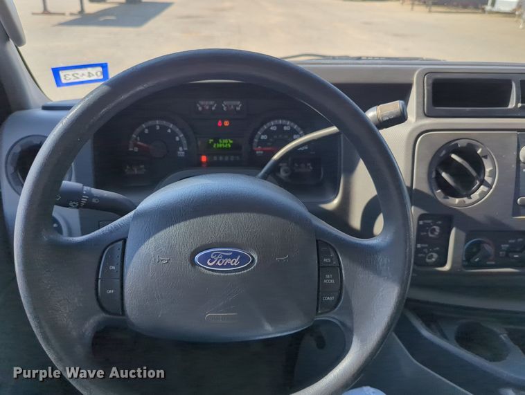 image for item DR6981 2012 Ford E350 Super Duty XL  van