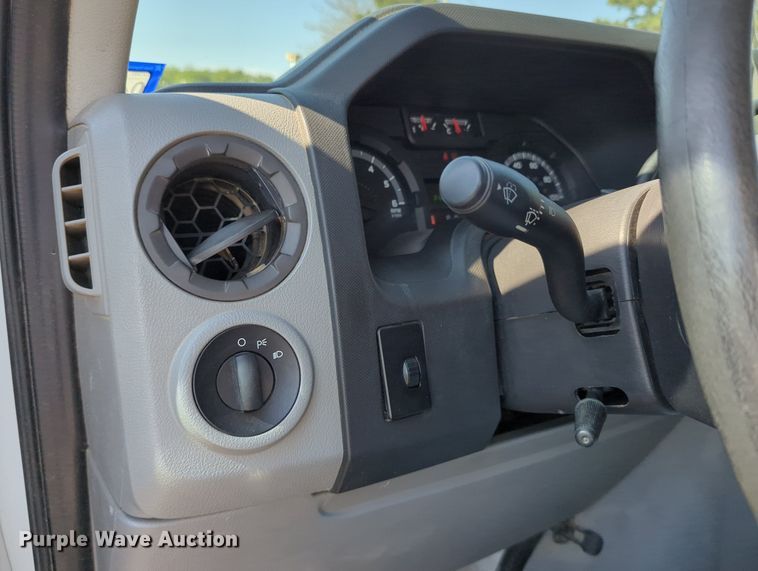 image for item DR6981 2012 Ford E350 Super Duty XL  van