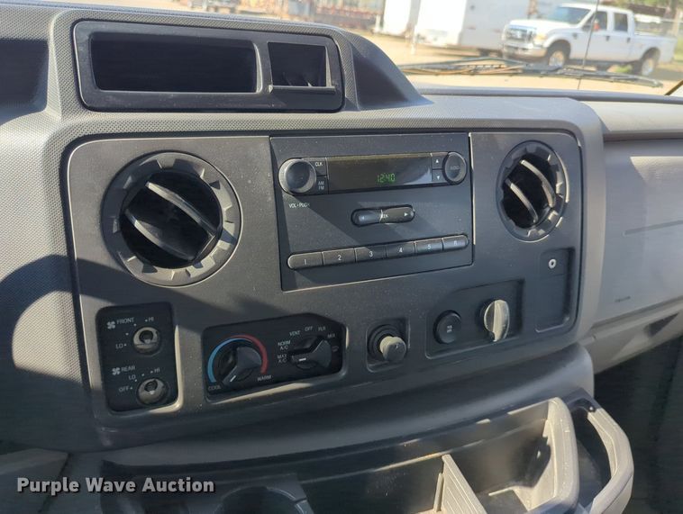 image for item DR6981 2012 Ford E350 Super Duty XL  van