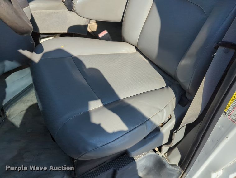 image for item DR6981 2012 Ford E350 Super Duty XL  van