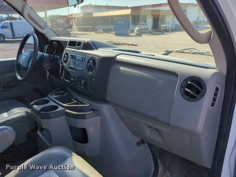 image for item DR6981 2012 Ford E350 Super Duty XL  van