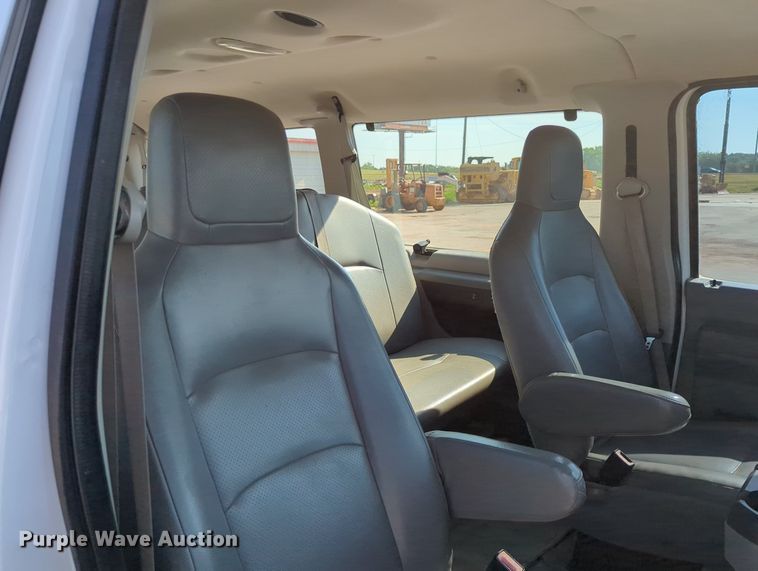 image for item DR6981 2012 Ford E350 Super Duty XL  van