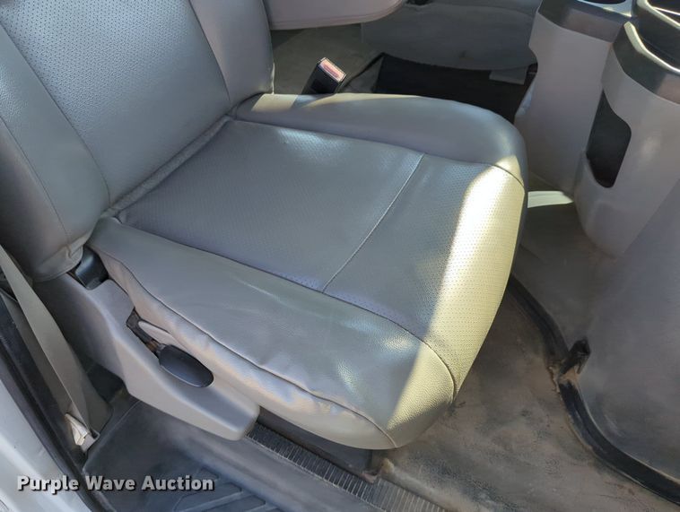 image for item DR6981 2012 Ford E350 Super Duty XL  van