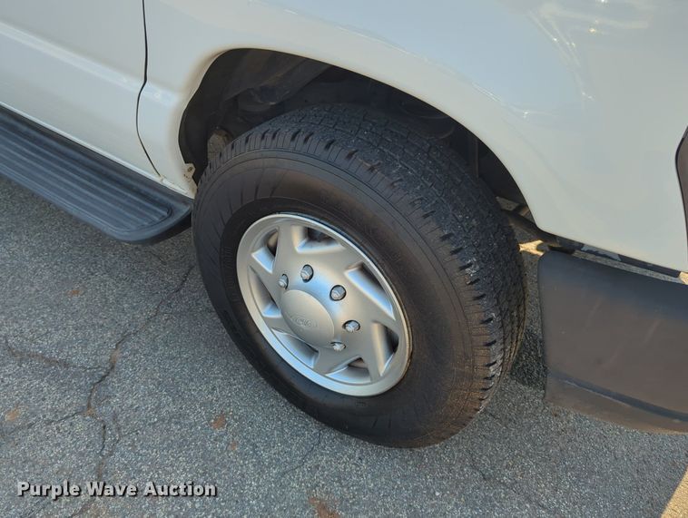 image for item DR6981 2012 Ford E350 Super Duty XL  van