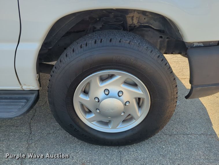 image for item DR6981 2012 Ford E350 Super Duty XL  van