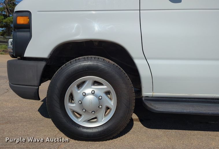 image for item DR6981 2012 Ford E350 Super Duty XL  van