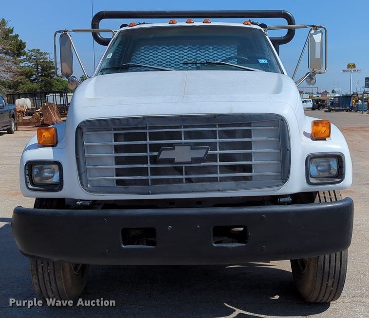 image for item DR6984 1998 Chevrolet C6500  flatbed truck