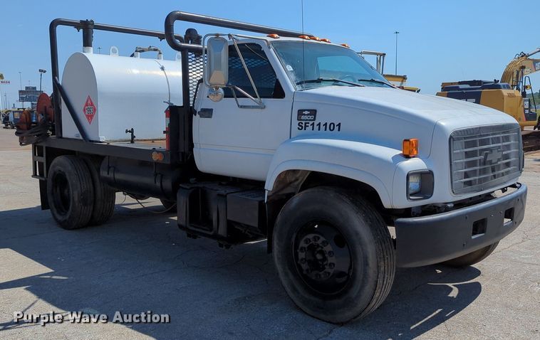 image for item DR6984 1998 Chevrolet C6500  flatbed truck