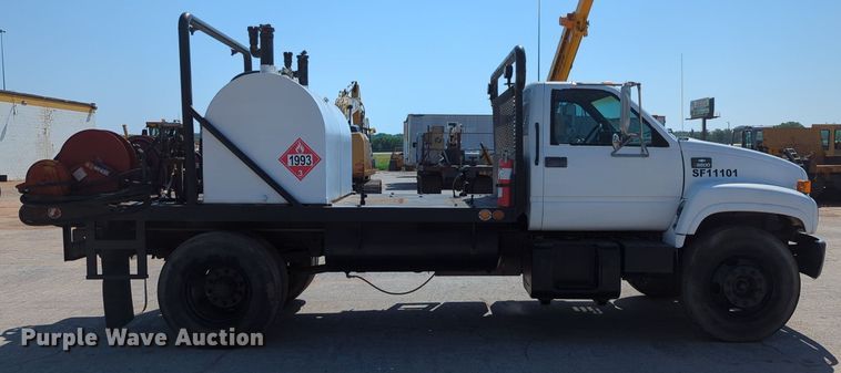 image for item DR6984 1998 Chevrolet C6500  flatbed truck