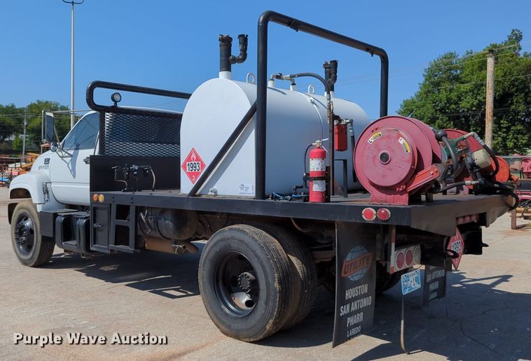 image for item DR6984 1998 Chevrolet C6500  flatbed truck