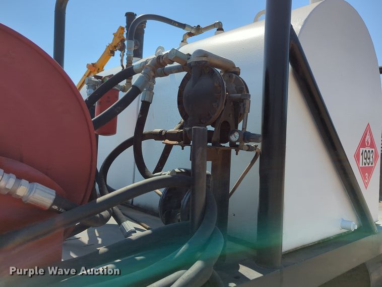 image for item DR6984 1998 Chevrolet C6500  flatbed truck