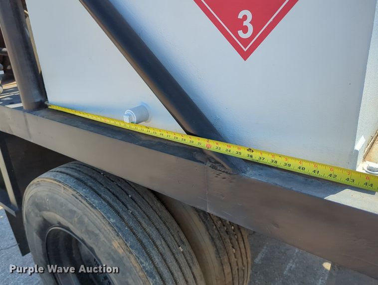 image for item DR6984 1998 Chevrolet C6500  flatbed truck