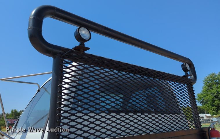 image for item DR6984 1998 Chevrolet C6500  flatbed truck