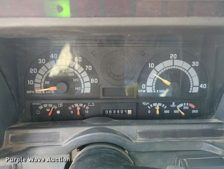 image for item DR6984 1998 Chevrolet C6500  flatbed truck