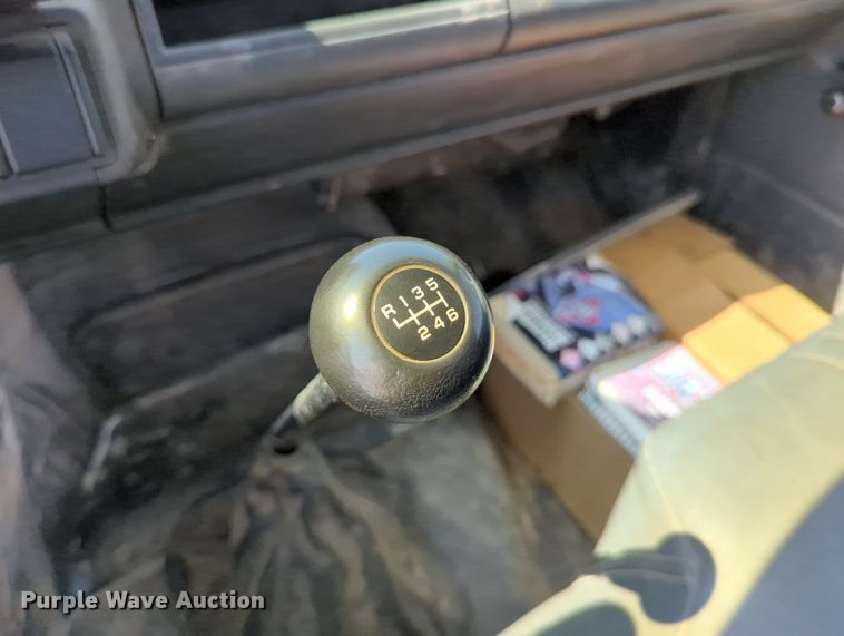 image for item DR6984 1998 Chevrolet C6500  flatbed truck