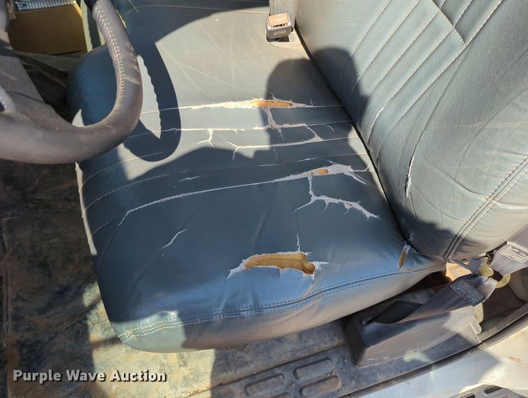 image for item DR6984 1998 Chevrolet C6500  flatbed truck