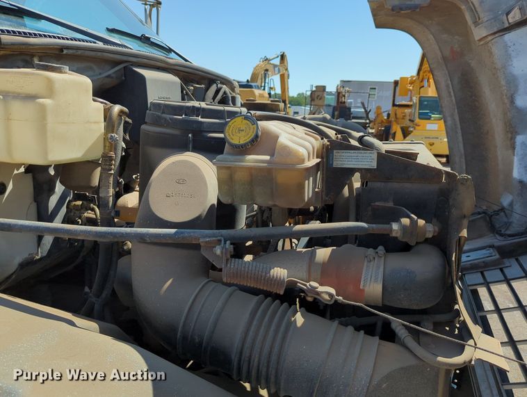 image for item DR6984 1998 Chevrolet C6500  flatbed truck