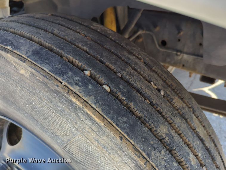 image for item DR6984 1998 Chevrolet C6500  flatbed truck