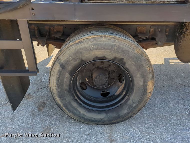 image for item DR6984 1998 Chevrolet C6500  flatbed truck