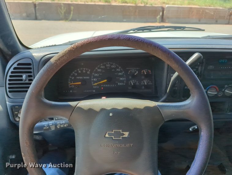 image for item DR6993 1998  Chevrolet C2500  utility bed pickup truck