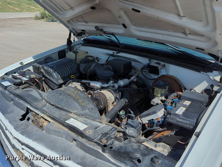 image for item DR6993 1998  Chevrolet C2500  utility bed pickup truck