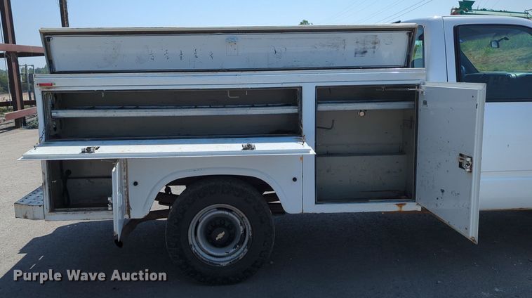 image for item DR6993 1998  Chevrolet C2500  utility bed pickup truck